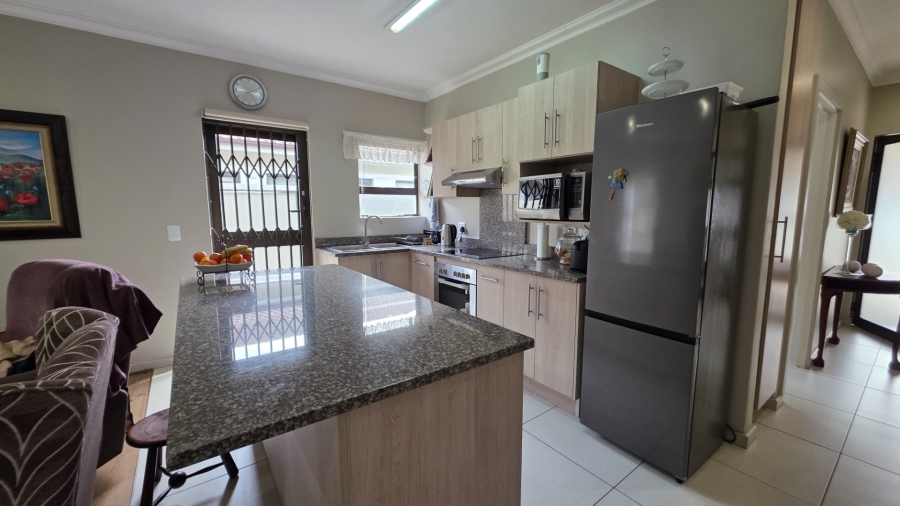 2 Bedroom Property for Sale in Heiderand Western Cape